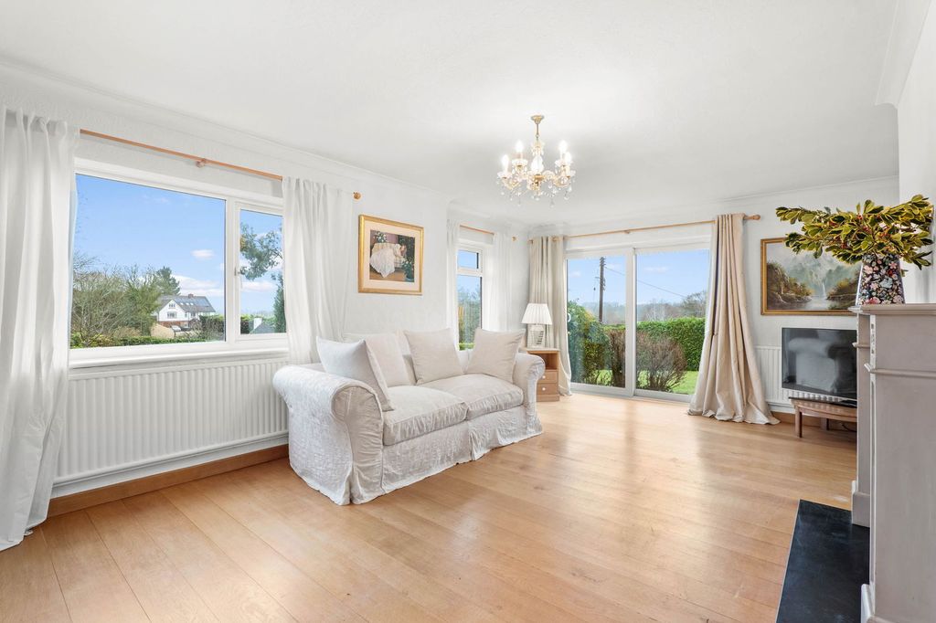 Property photo 3 of 20