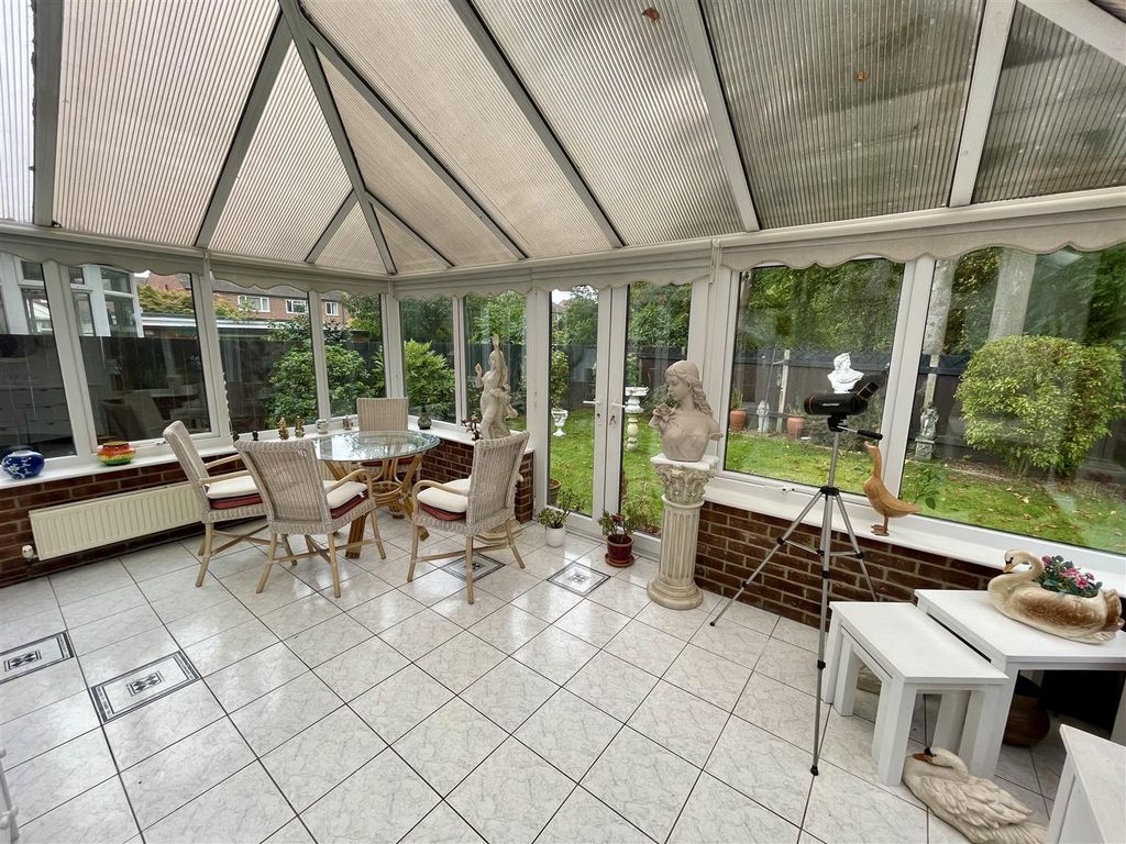 Property photo 2 of 15 Conservatory