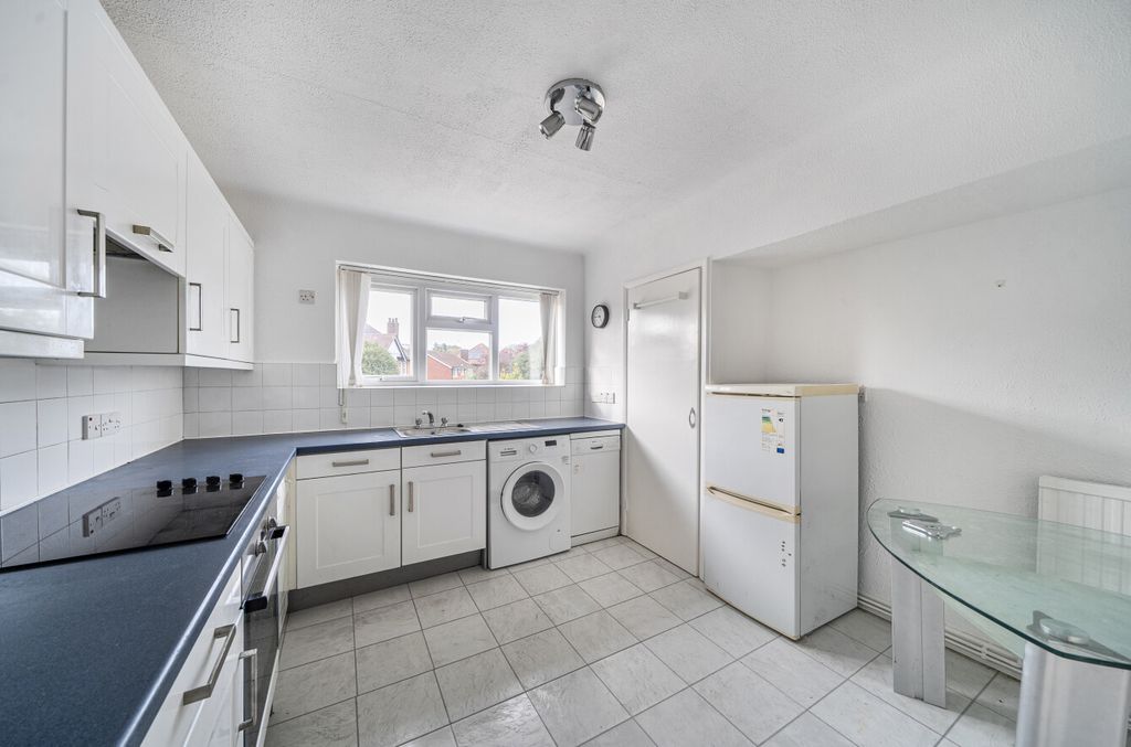 Property photo 3 of 12 1439431-3-69d7Eb1...