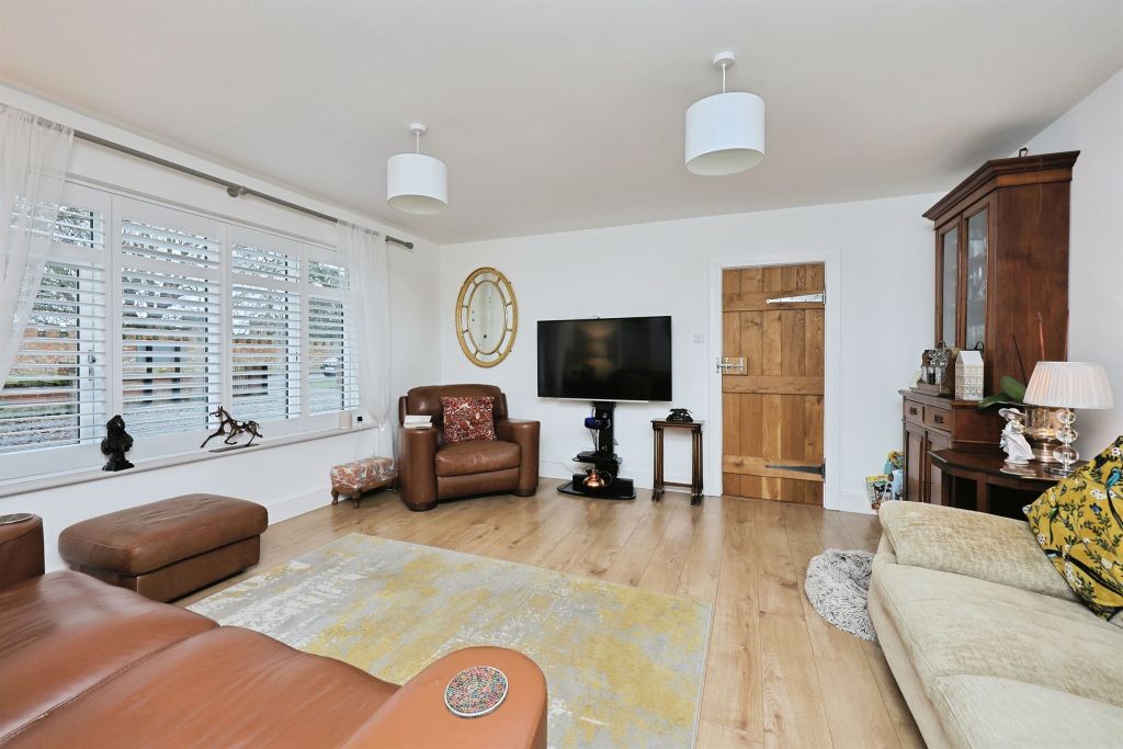 Property photo 3 of 33