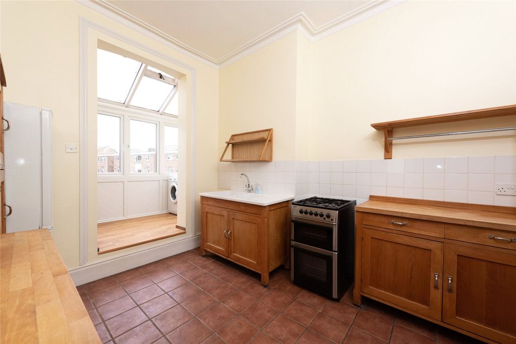 Property photo 2 of 7 Picture No. 06