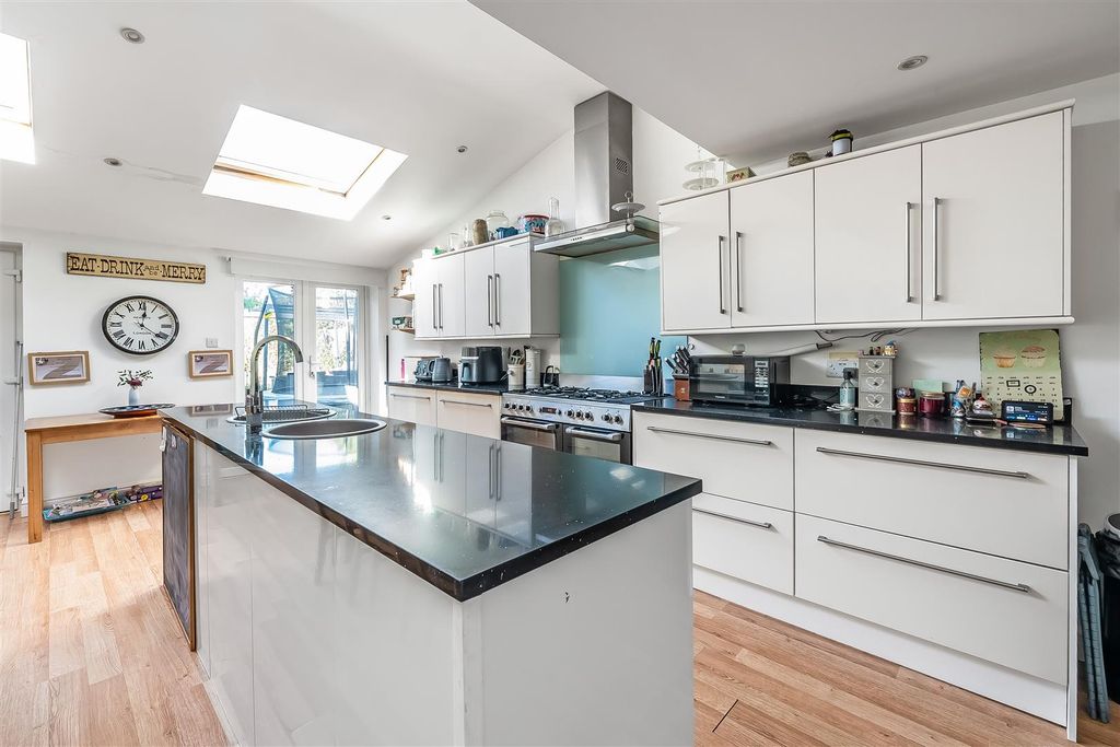 Property photo 2 of 15 1-Raymead-Way-6.Jpg
