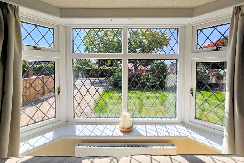 Property photo 3 of 18 Lounge View