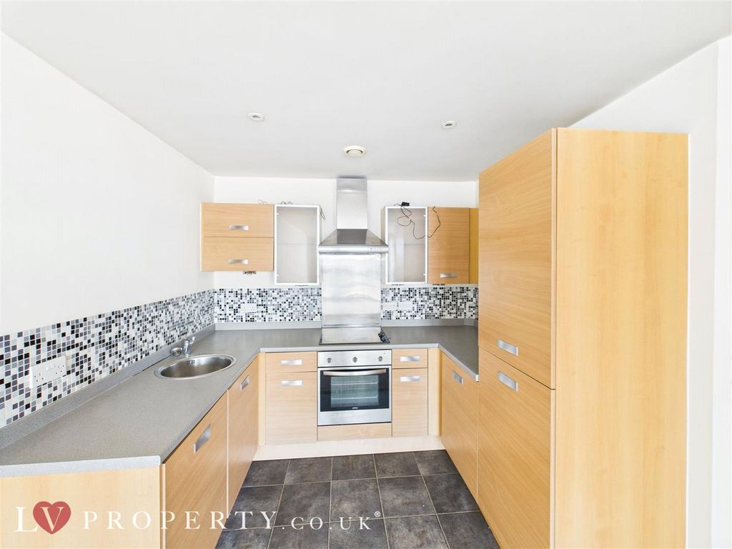 Property photo 1 of 16 Picture No. 22