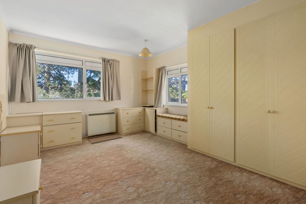 Additional image 9 of 3 bed flat for saleHartland Road, Epping CM16