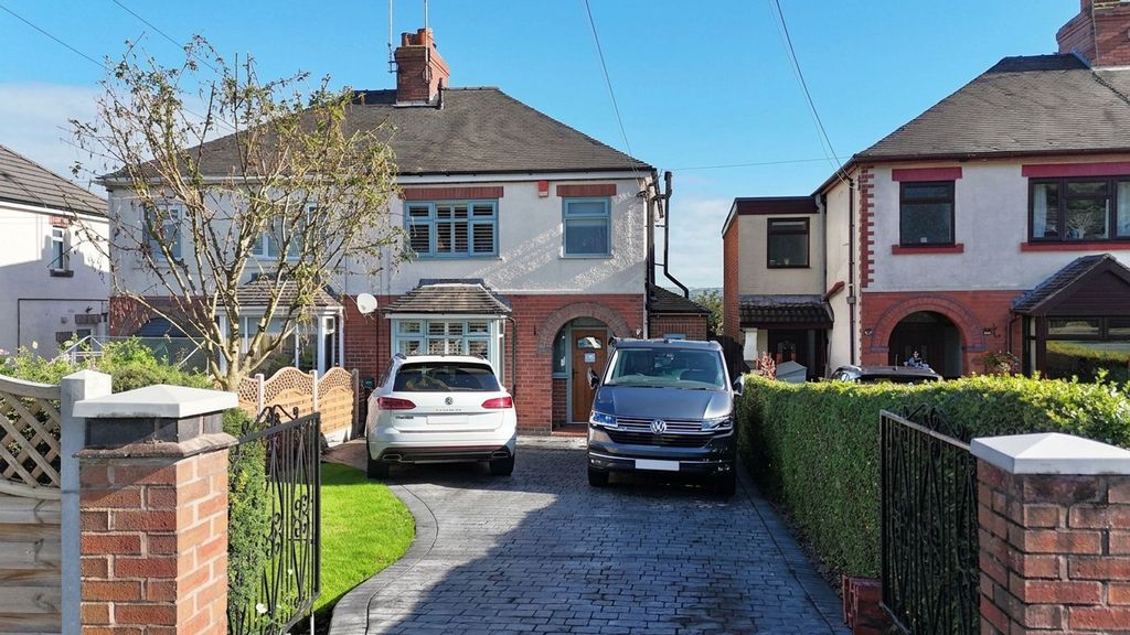Property photo 1 of 32