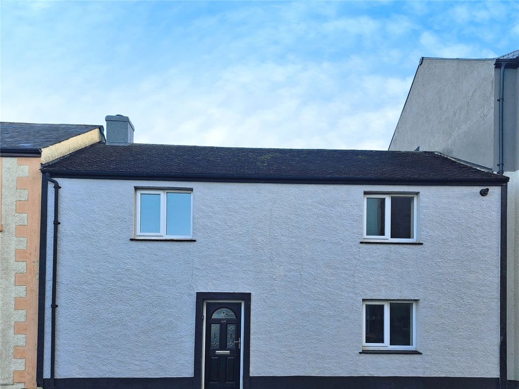 Property photo 1 of 9 External