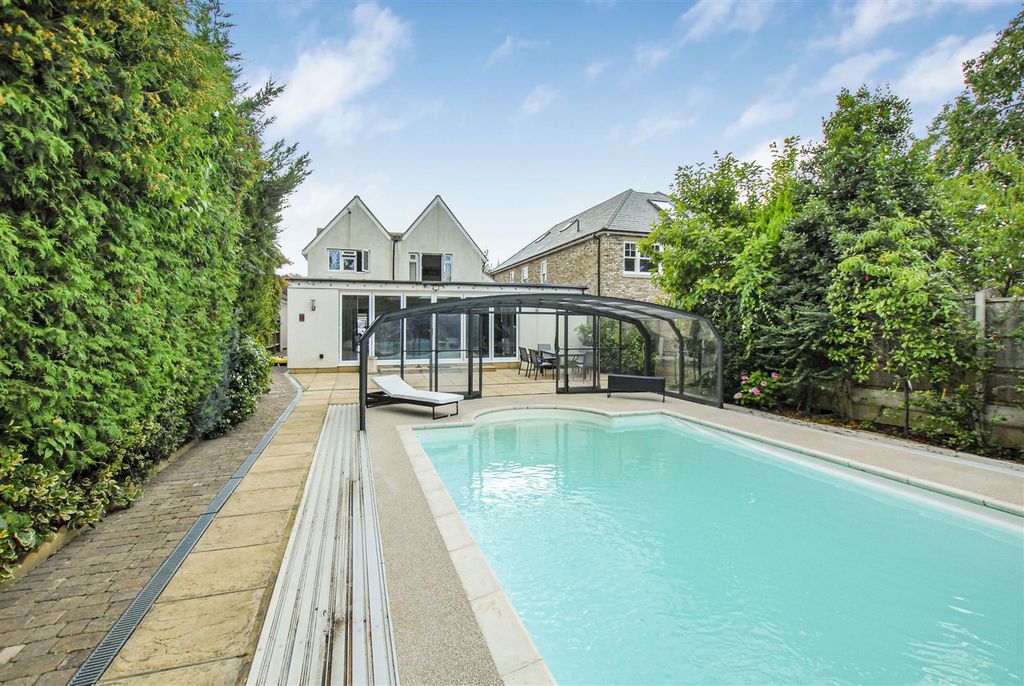 Property photo 2 of 45