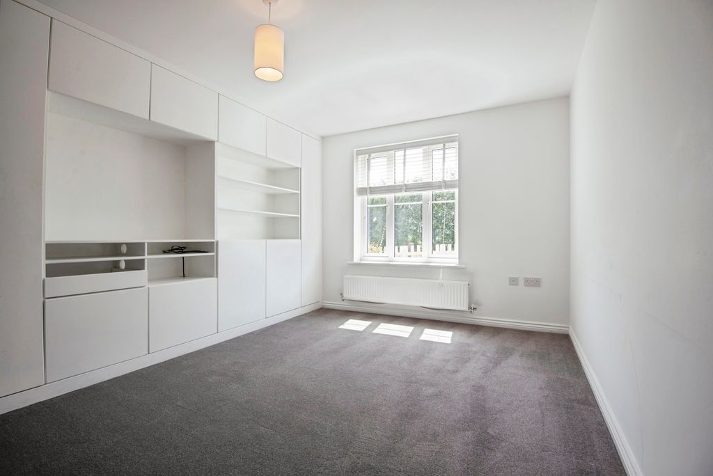 Property photo 3 of 22 Pbox-Img.Jpg