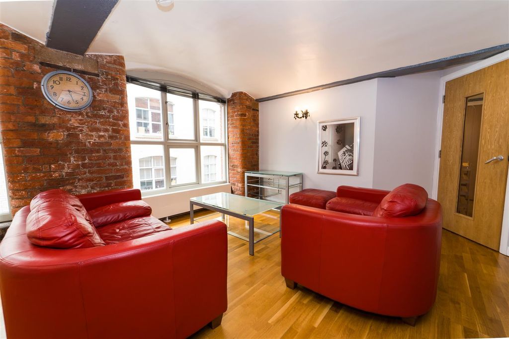 Property photo 2 of 10 Lounge