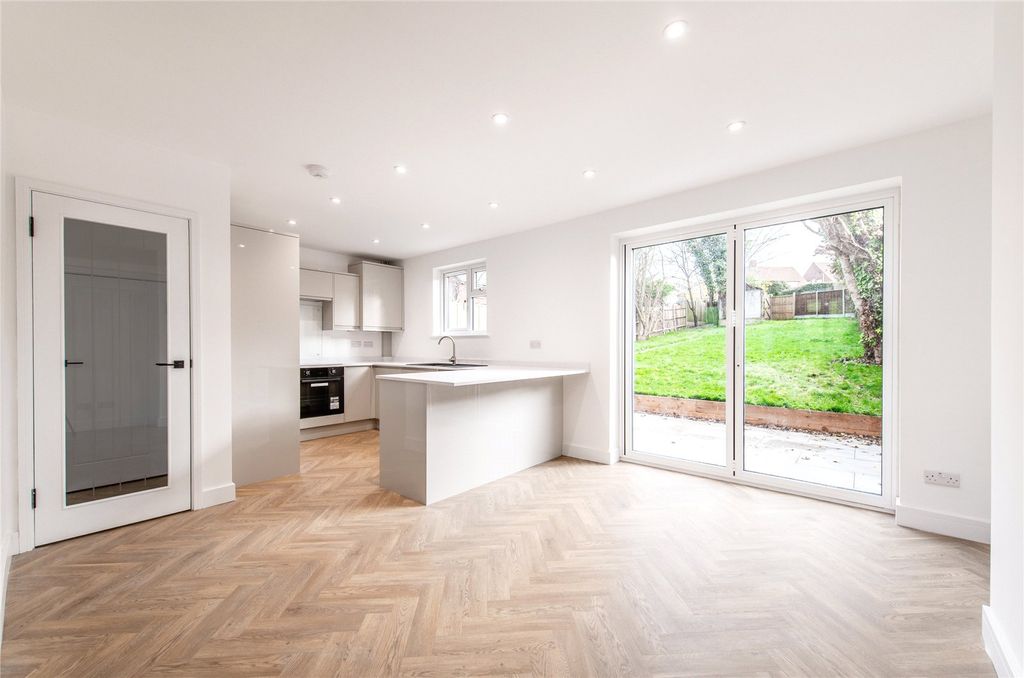 Property photo 1 of 25 Picture No. 22