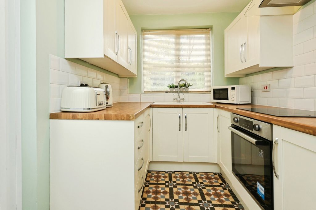 Property photo 2 of 20 Pbox-Img.Jpg