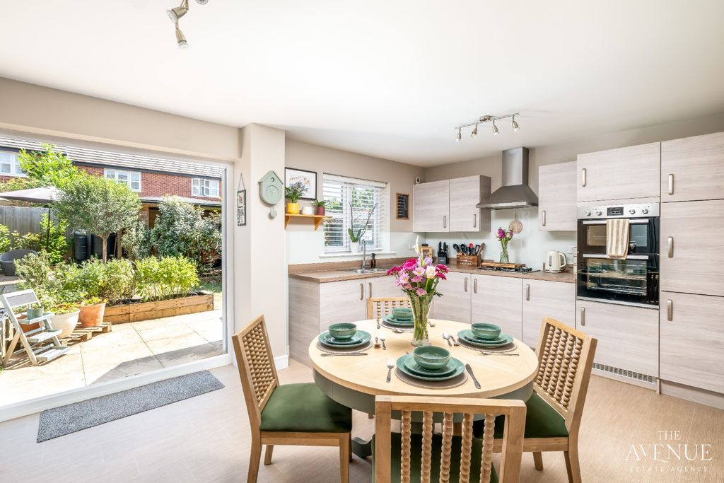 Property photo 2 of 40 5281204