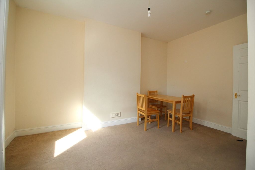 Property photo 3 of 8 Picture No. 11