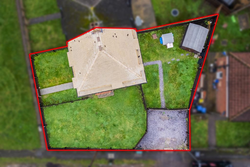 Property photo 2 of 33