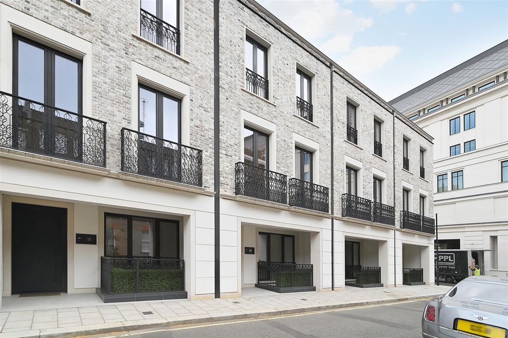 Property photo 2 of 18 3A-Little-Chester-Street (20).Jpg