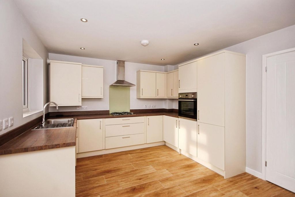 Property photo 2 of 20 Pbox-Img.Jpg