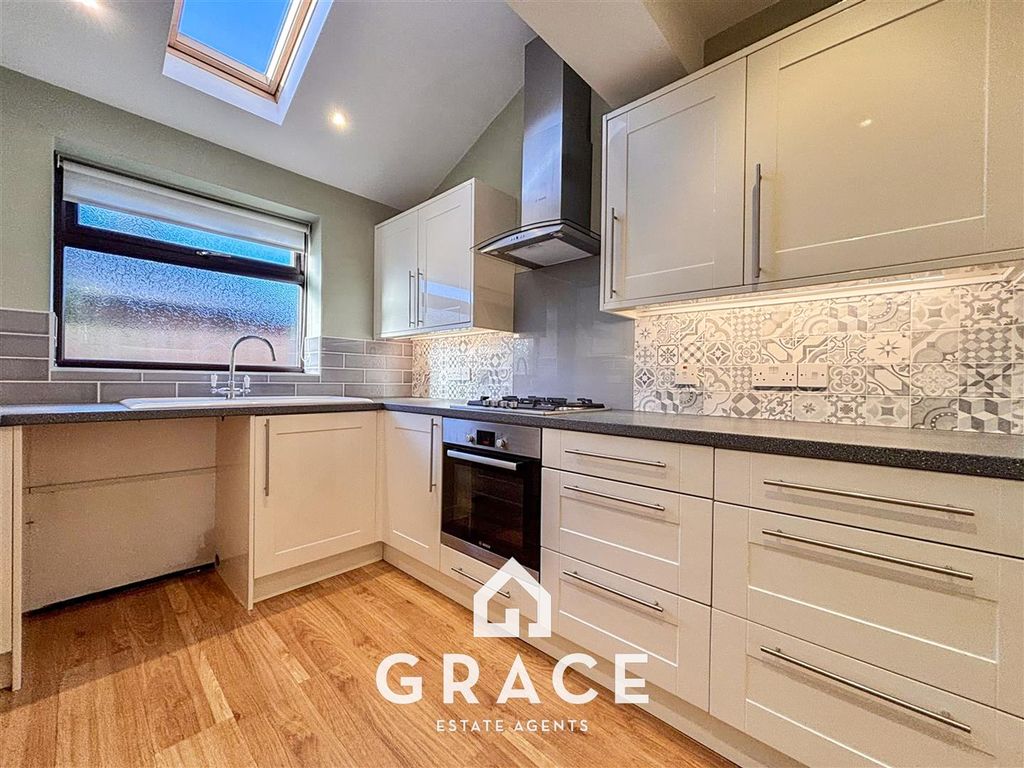 Property photo 3 of 24 Lp-9Ad6Um0-Ptoppxreiaq.Jpg