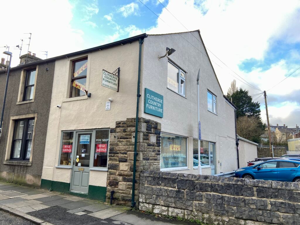 Property photo 2 of 9