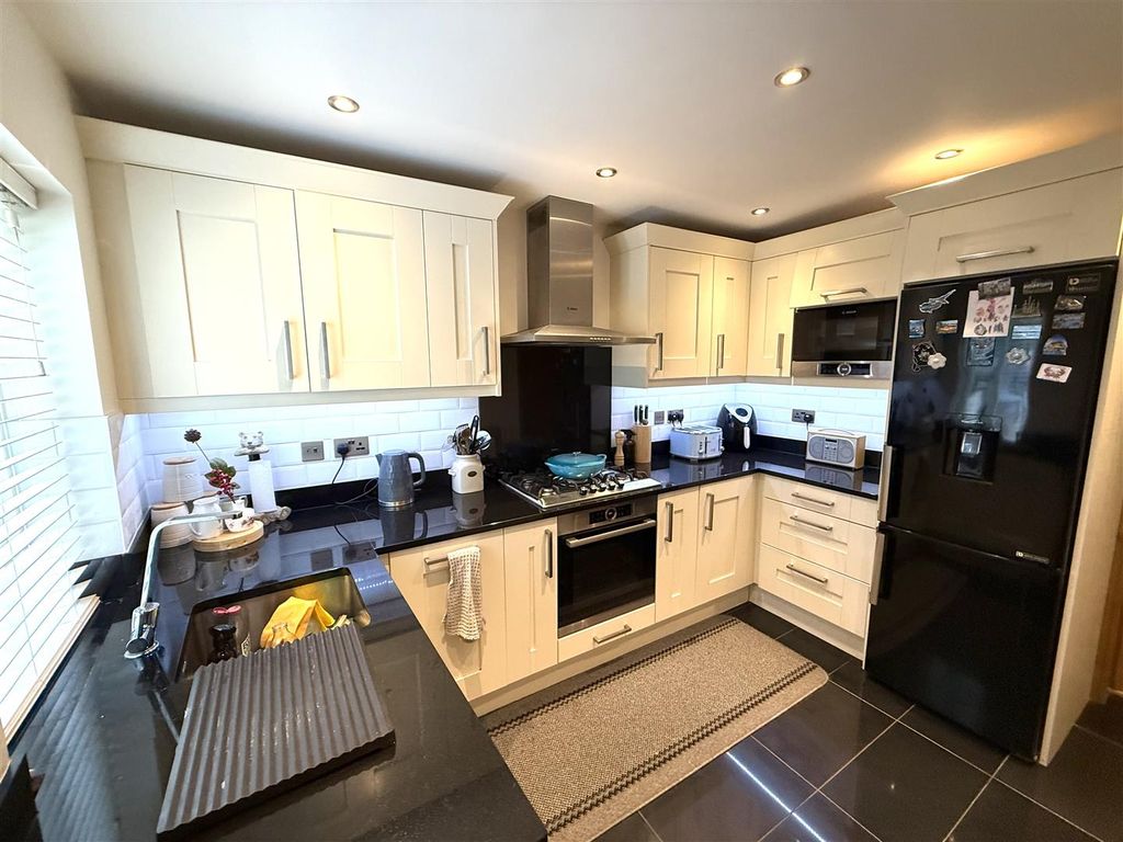 Property photo 1 of 16 Derby Road 4.Jpg