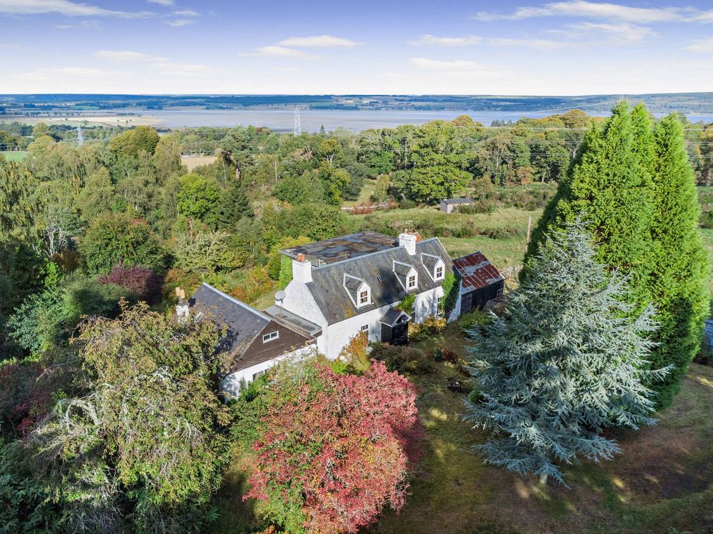 Property photo 2 of 31 Lentran Hill House