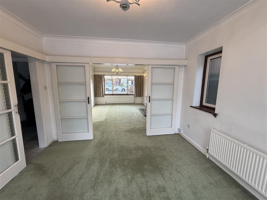 Property photo 3 of 11 Living Room