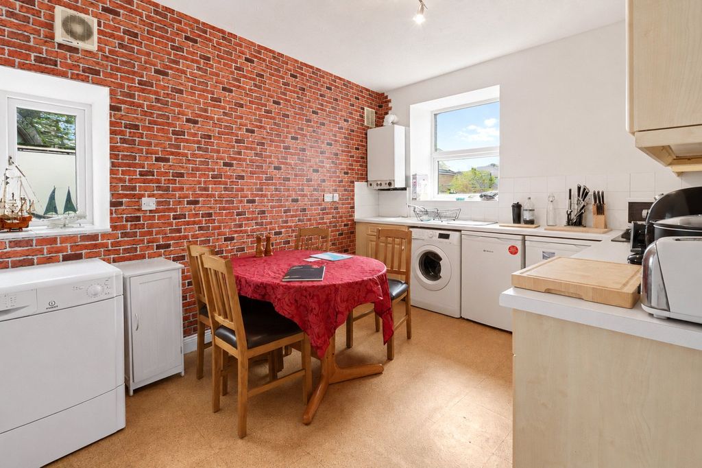Property photo 3 of 10 3 - Picture No. 12