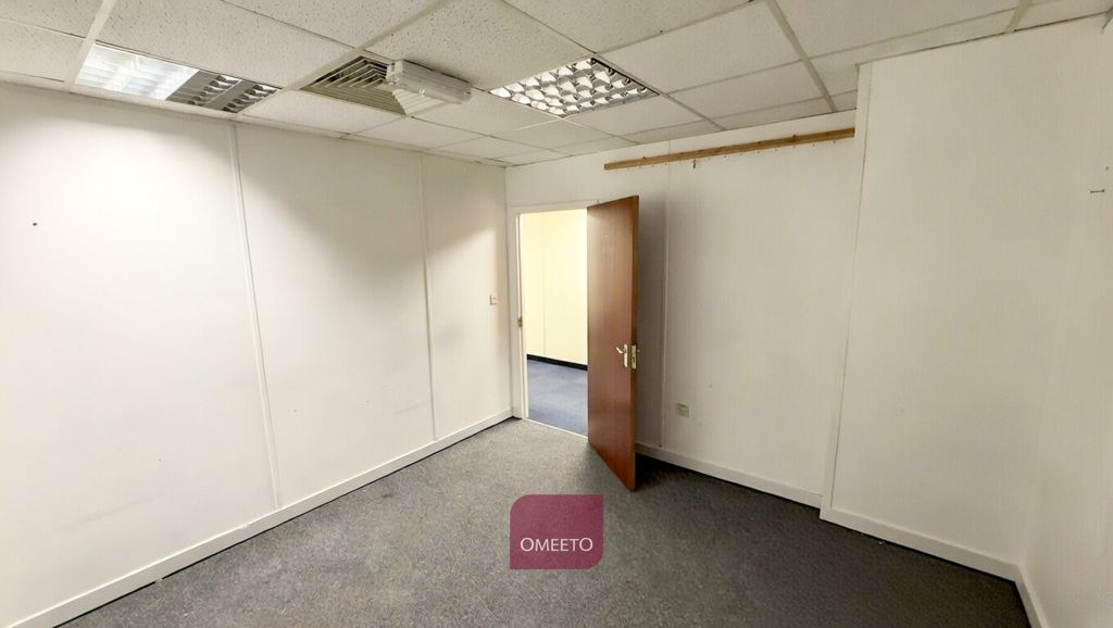 Property photo 2 of 4 Office To Let