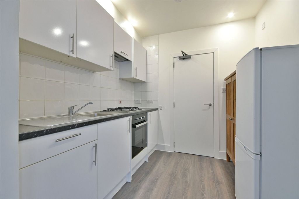 Property photo 2 of 17 Picture No. 08