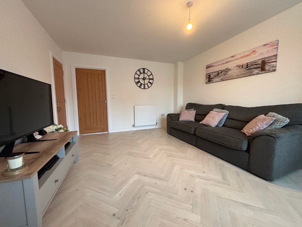 Property photo 3 of 12 Living Room