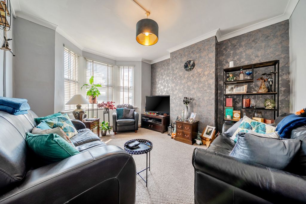 Property photo 3 of 16 1499714-7-6A6A12B...