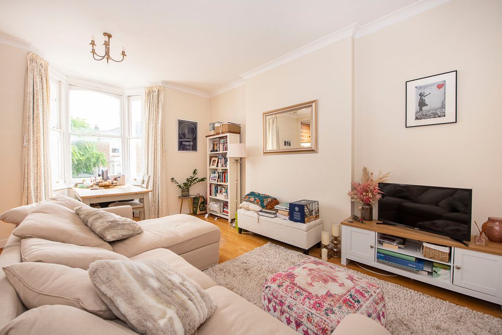 Property photo 2 of 11