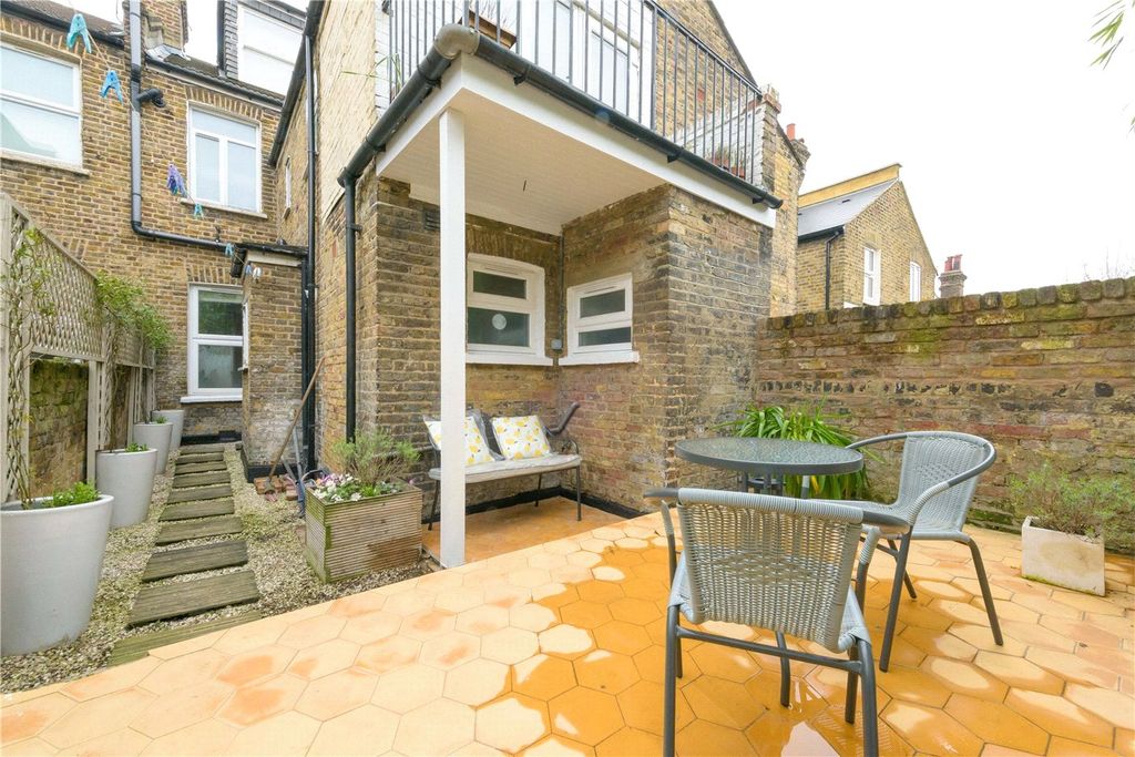 Property photo 3 of 8 Picture No. 30