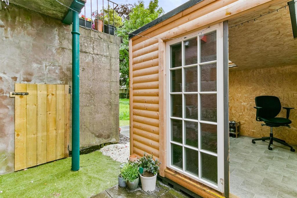 Property photo 3 of 23