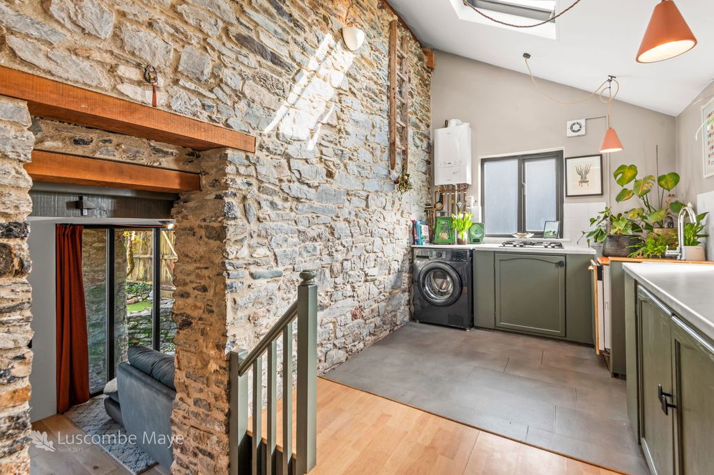 Property photo 3 of 14