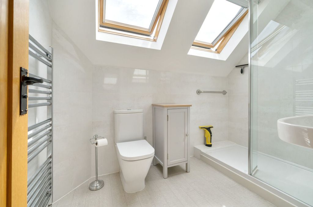 Additional image 16 of 3 bed detached house for saleSherwood Close, Liss GU33