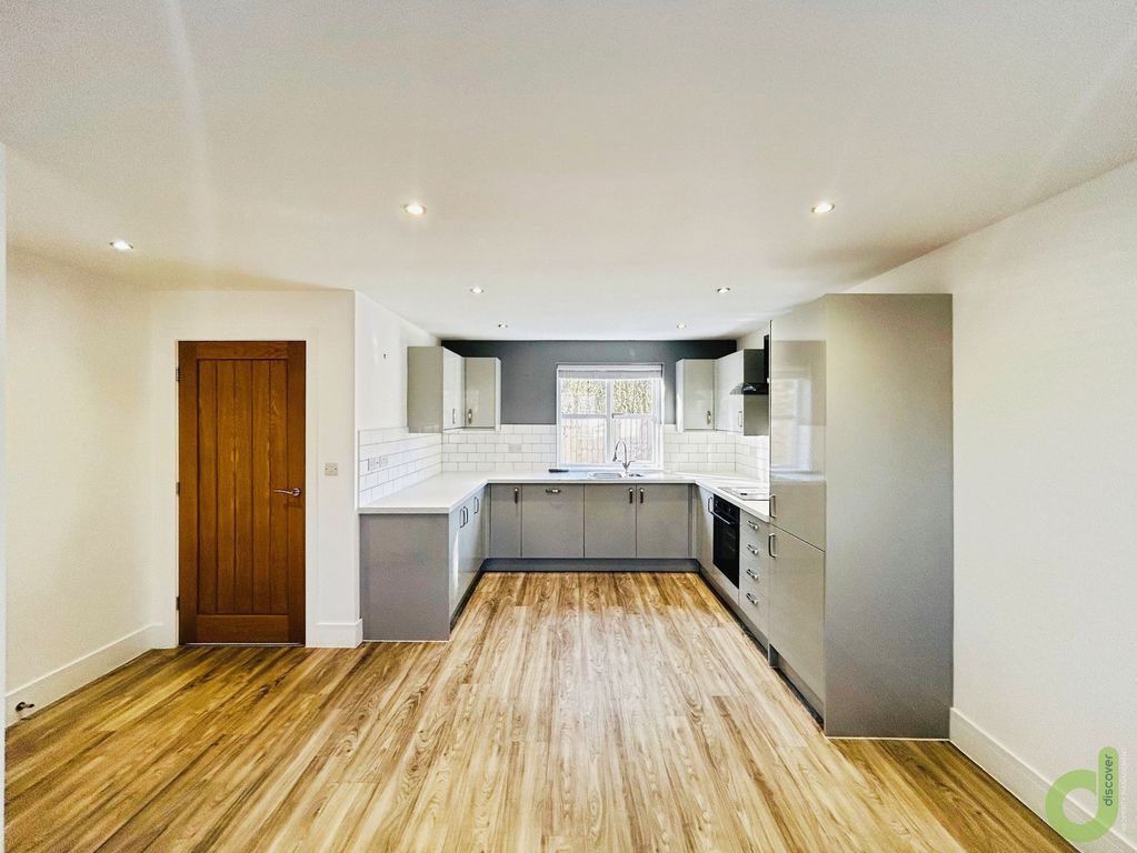 Property photo 2 of 35