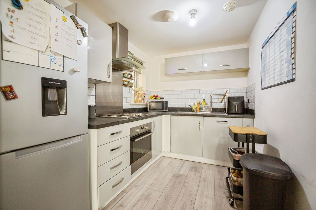 Property photo 3 of 14 Kitchen