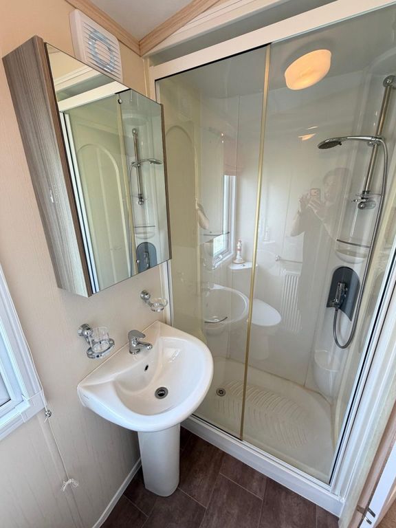Property photo 3 of 6 Pemberton Marlow 3