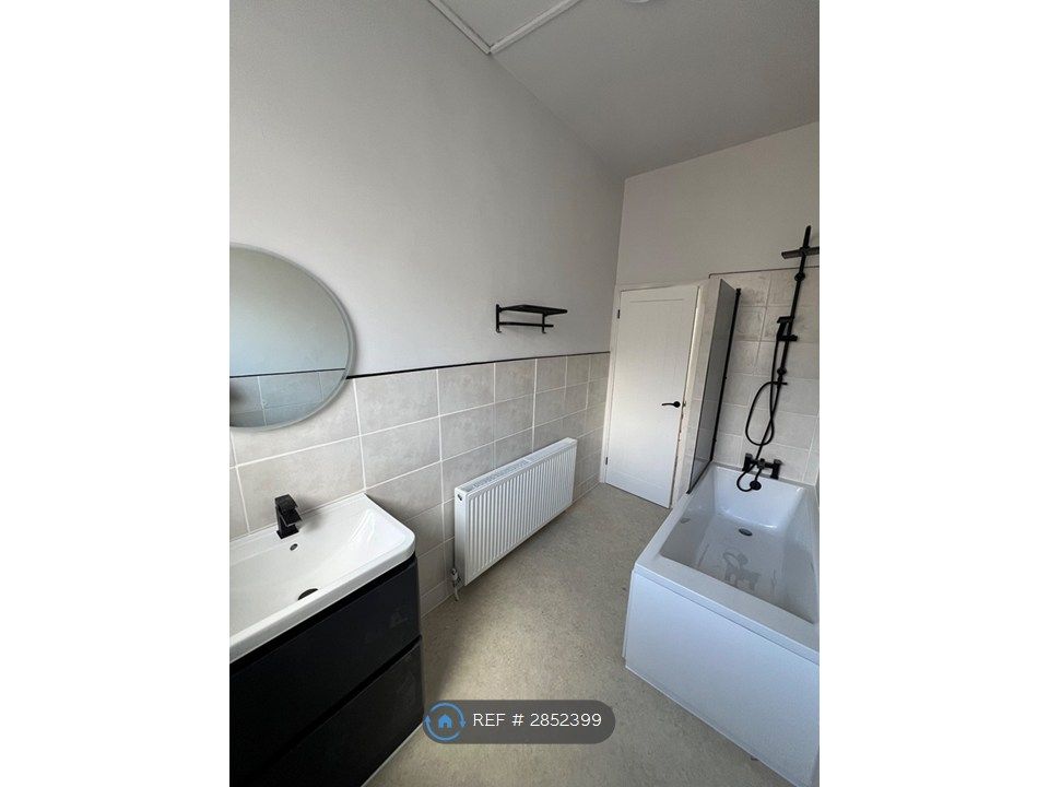 Property photo 3 of 8 Bathroom