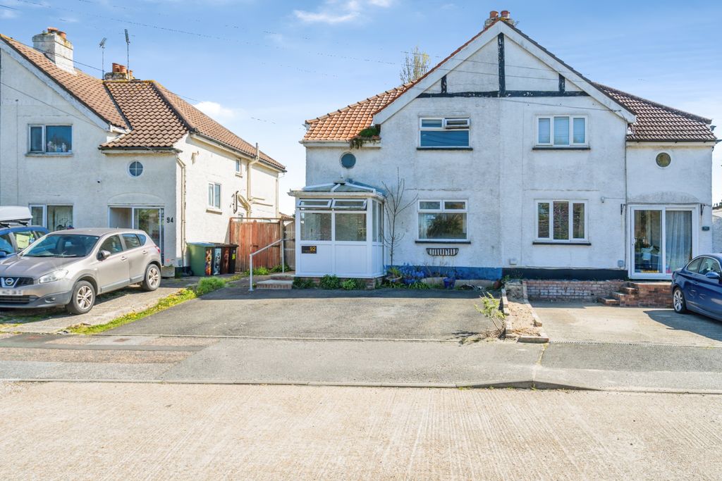 Property photo 2 of 20