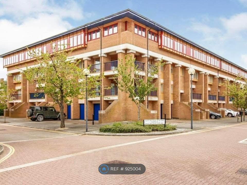 Property photo 1 of 18 Eaton Mews