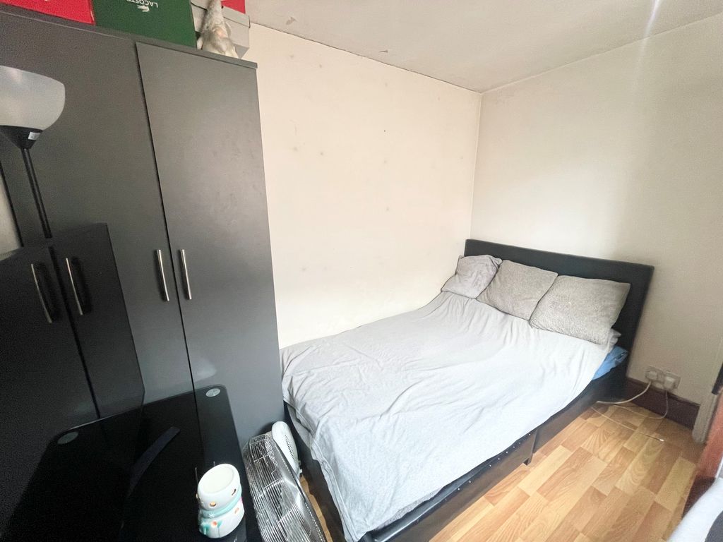 Property photo 2 of 3