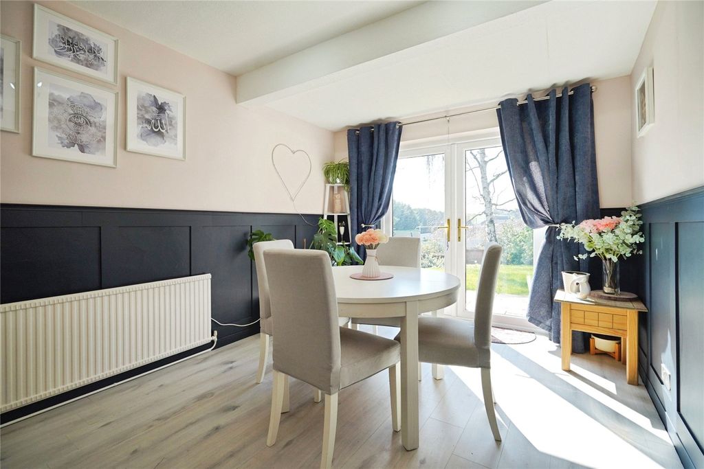 Property photo 3 of 25 Dining Room