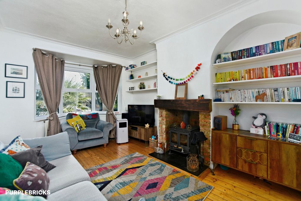 Property photo 3 of 13