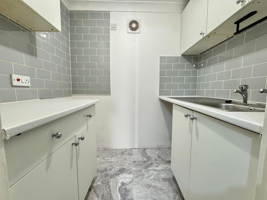 Property photo 1 of 9 Image