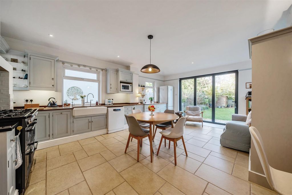 Property photo 2 of 17 1385541-21-69394F09Bf661.Jpg