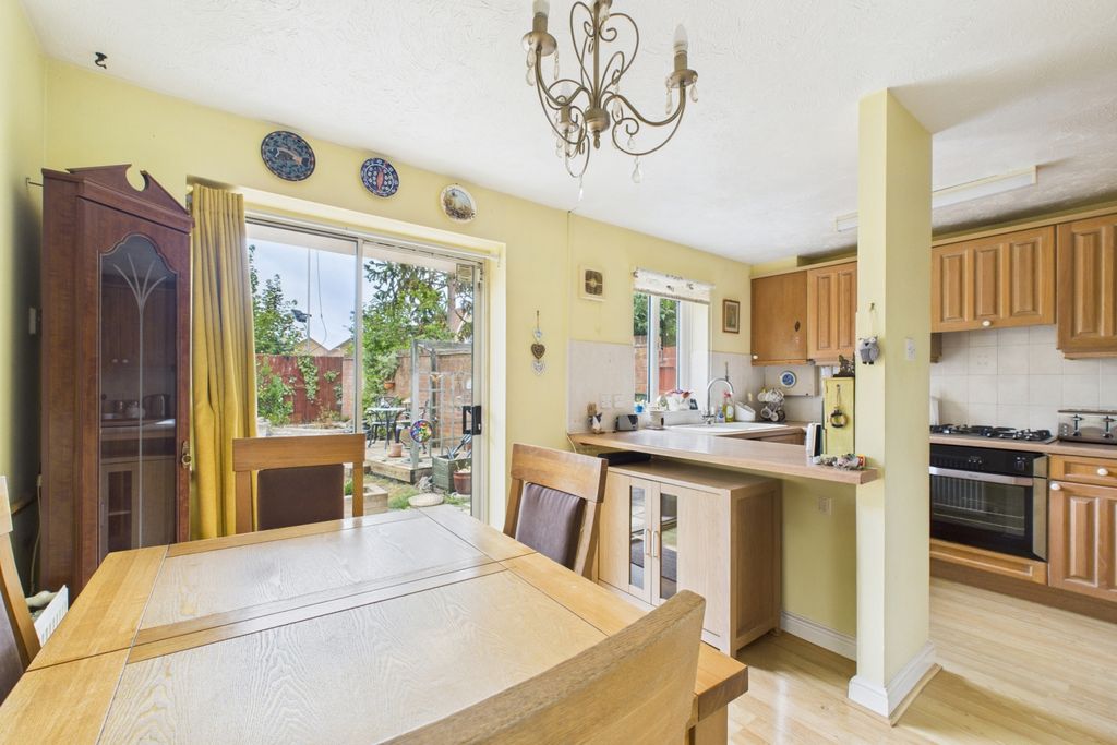 Property photo 2 of 11 Kitchen Diner