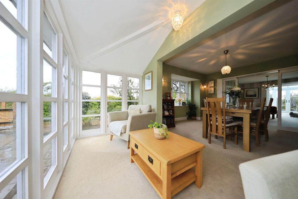 Property photo 3 of 34