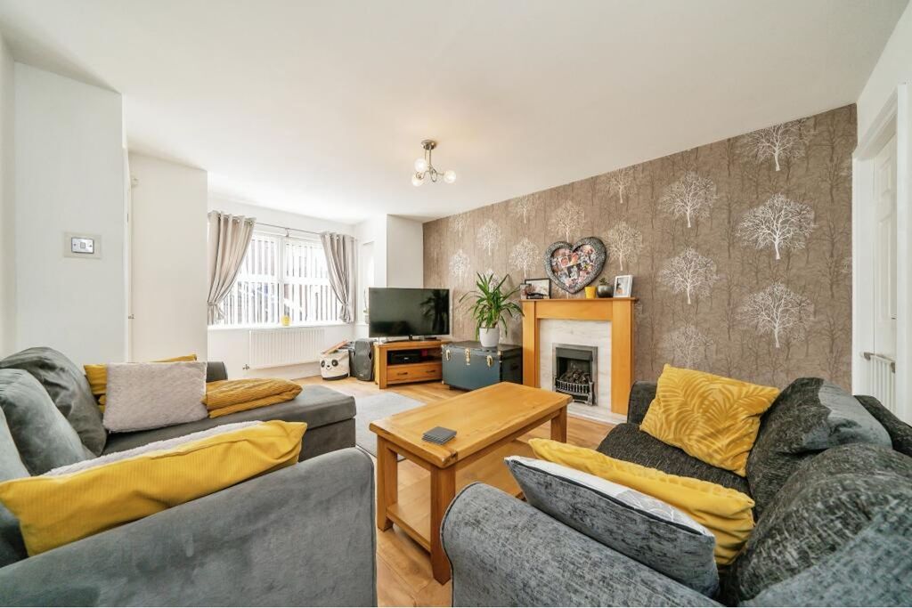 Property photo 2 of 15